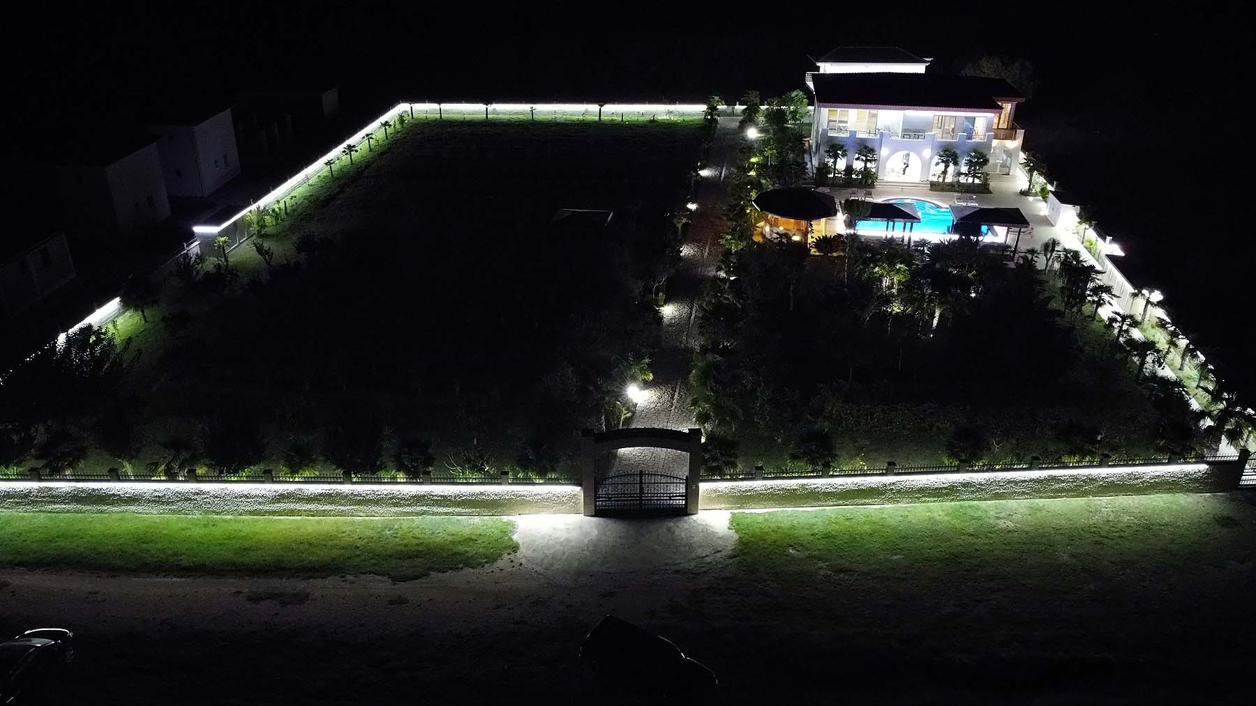 Stunning illuminated villa with pool and landscaped garden in Ulcinj, Montenegro&mdash;an exclusive investment on immobilien.ekosphere.me by ekosphere doo.