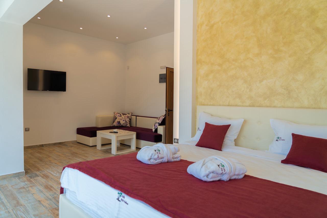 Stylish Ulcinj suite: spacious bed, modern amenities, investment-ready. Exclusive at immobilien.ekosphere.me&mdash;by ekosphere doo.