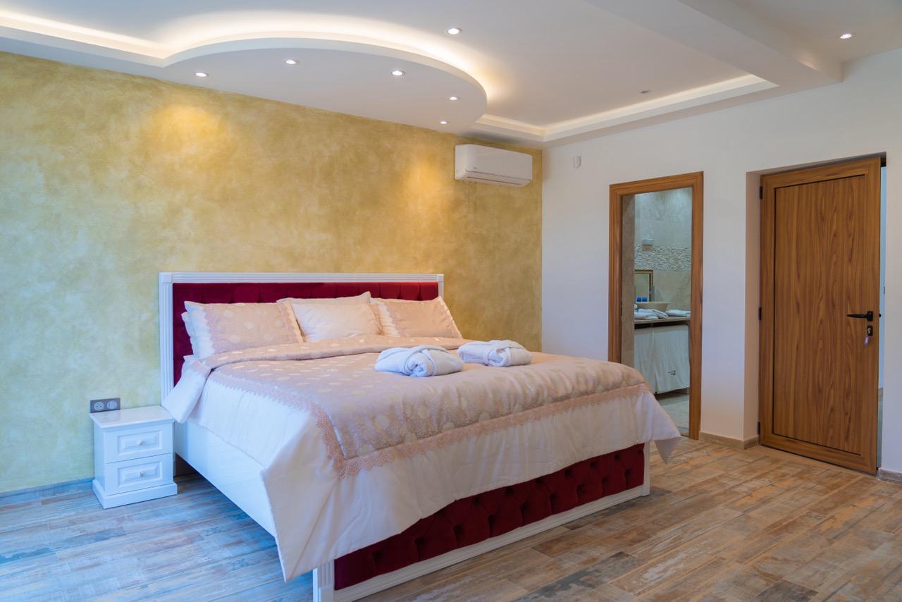 Experience luxurious living in Ulcinj, Montenegro&mdash;modern bedroom with premium finishes, ideal for investment. immobilien.ekosphere.me by ekosphere doo.