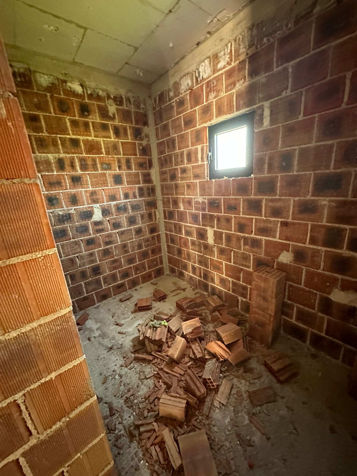 Investment opportunity: Prime unfinished property in Ulcinj, Montenegro with potential&mdash;exclusive on ekosphere doo&rsquo;s immobilien.ekosphere.me.