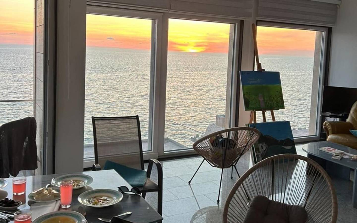 Stunning sea-view room in Ulcinj with sunset windows, dining area, art space&mdash;unique investment on immobilien.ekosphere.me by ekosphere doo.