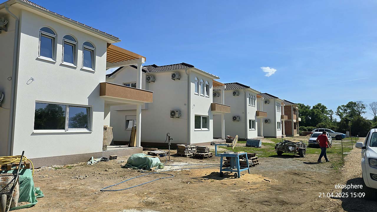 Discover newly built two-story white homes in Ulcinj&mdash;prime investment real estate by Ekosphere doo on immobilien.ekosphere.me.