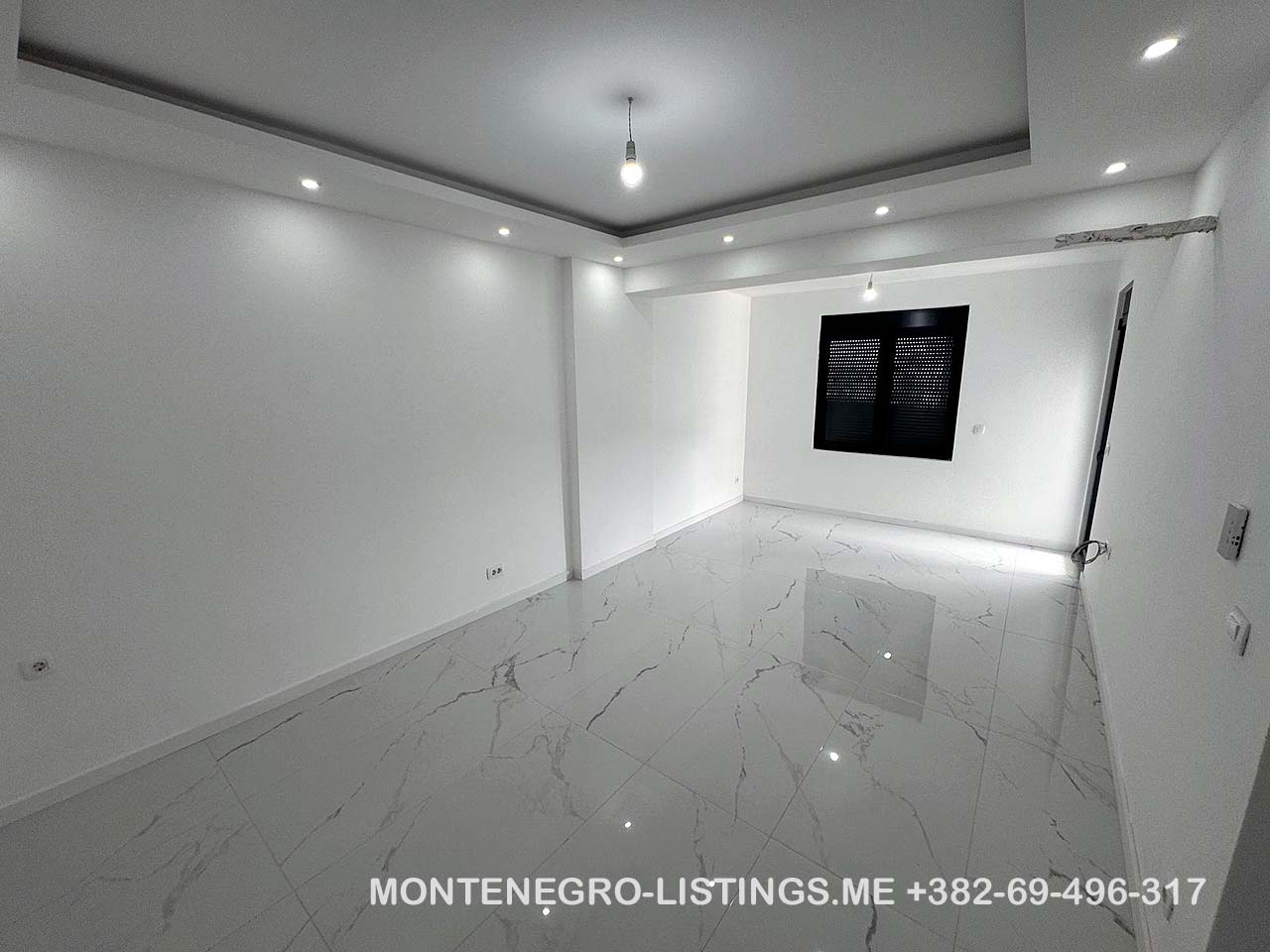 Contemporary, bright room in Ulcinj with marble floors and premium finishes&mdash;ideal Montenegro property. immobilien.ekosphere.me by ekosphere doo.