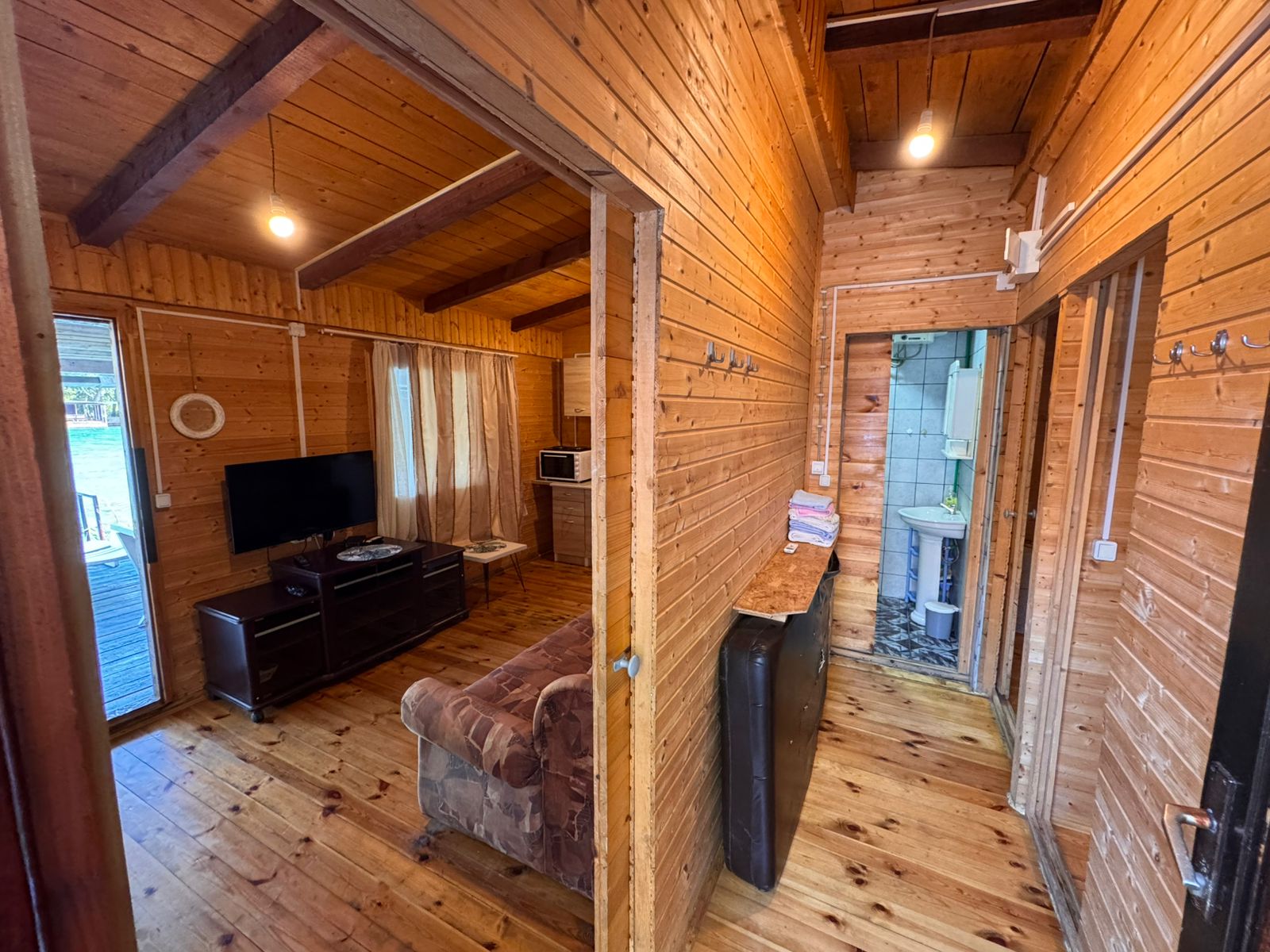 Discover this exclusive ekosphere wooden cabin in Ulcinj, Montenegro&mdash;cozy living, unique design; listed by immobilien.ekosphere.me.