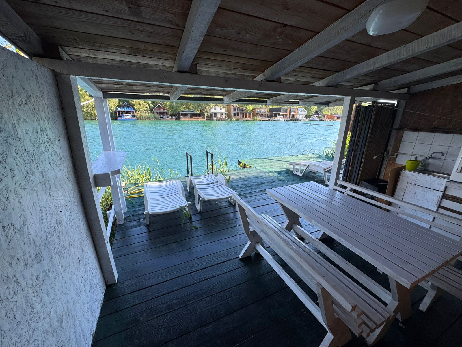 Stunning Ulcinj lakefront real estate&mdash;covered outdoor lounge, kitchenette, panoramic views. Exclusive at immobilien.ekosphere.me by ekosphere doo.