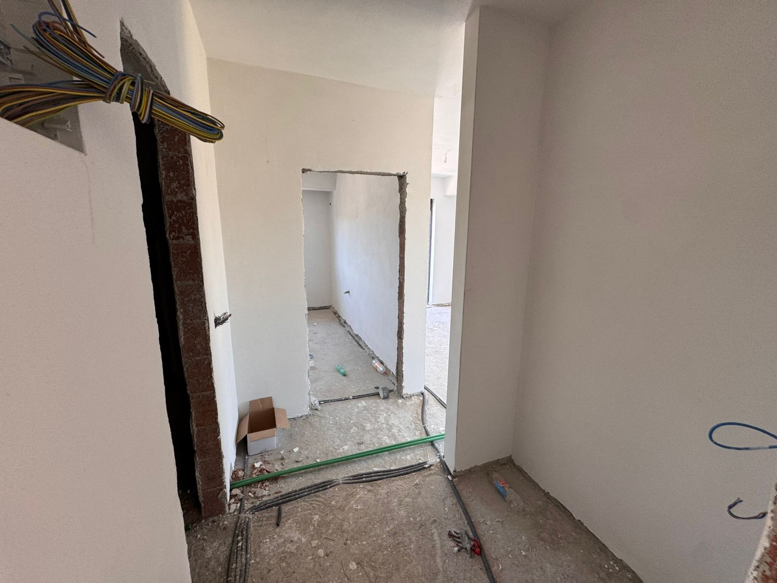 Investment opportunity in Ulcinj: spacious property under construction, ready for customization. Exclusive on immobilien.ekosphere.me by Ekosphere.