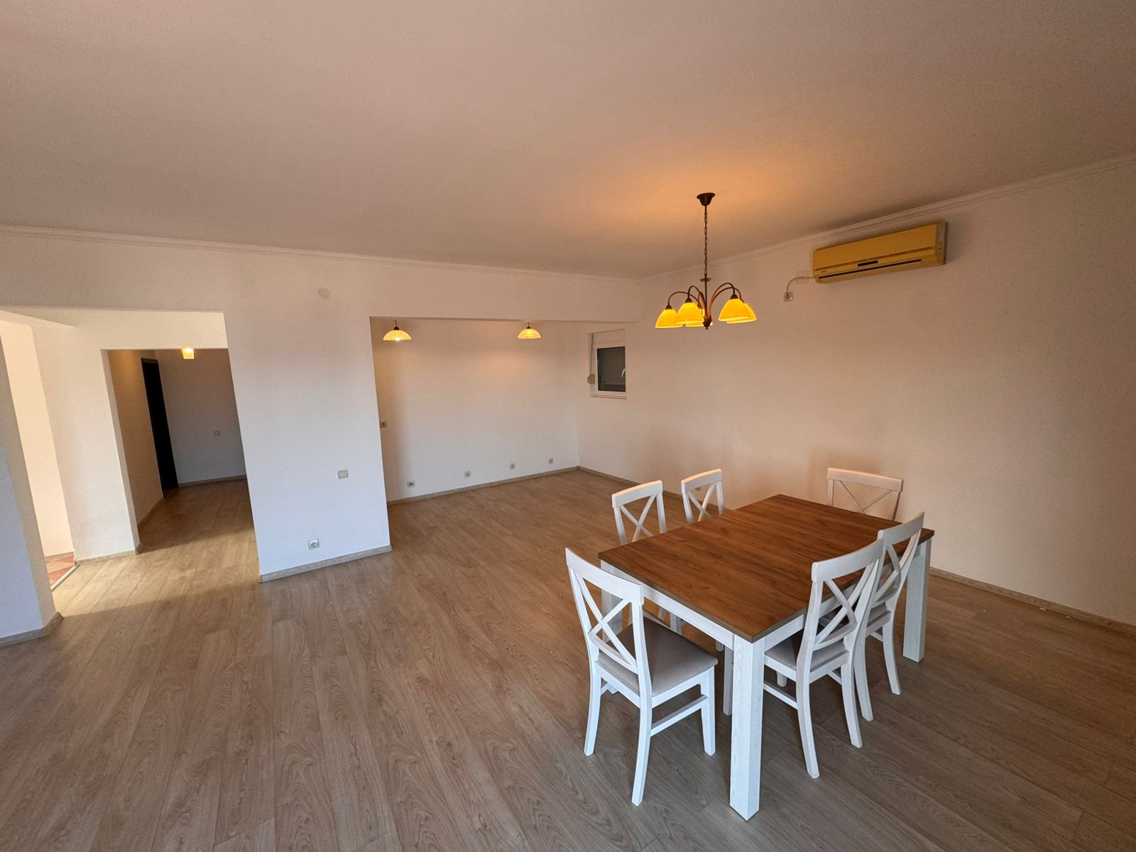 Modern, spacious Ulcinj property with light wood floors, dining area, and open layout&mdash;exclusive on immobilien.ekosphere.me by Ekosphere.