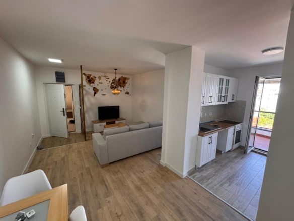 Stylish open-plan living in Ulcinj, Montenegro with balcony, ideal for investors. Listed by immobilien.ekosphere.me, a project of ekosphere doo.