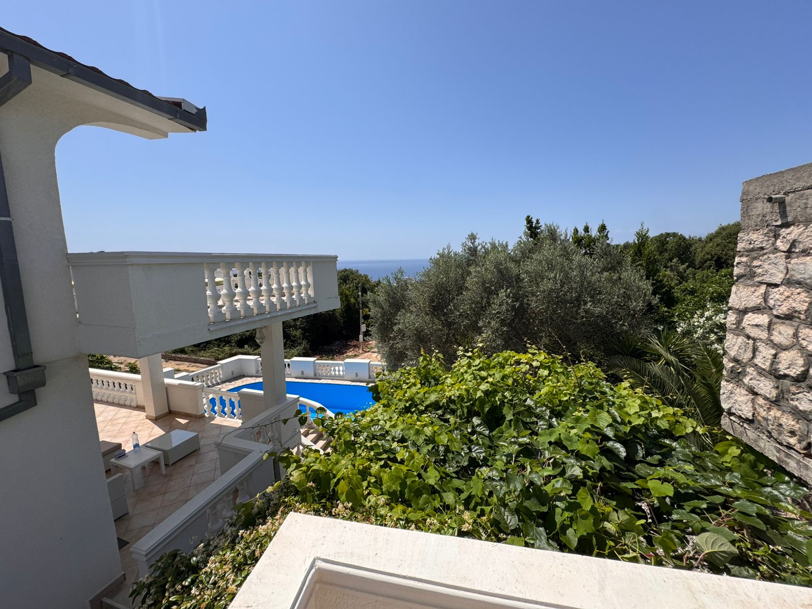 Luxury Ulcinj villa with private pool, terrace, sea views, and lush gardens&mdash;prime investment via immobilien.ekosphere.me by ekosphere doo.