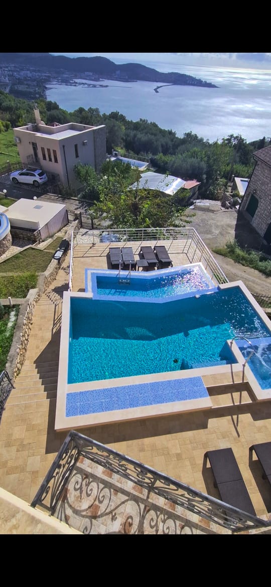 Luxury Ulcinj Montenegro property with multi-level pool, sea views, and prime investment appeal&mdash;exclusive by Ekosphere on immobilien.ekosphere.me.