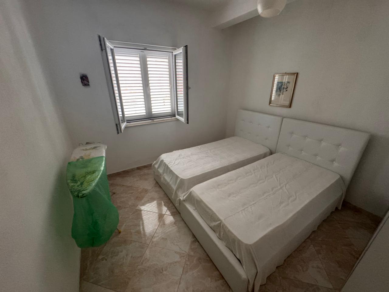 Modern twin-bedroom in Ulcinj, Montenegro&mdash;ideal investment property on immobilien.ekosphere.me, a project of ekosphere doo.