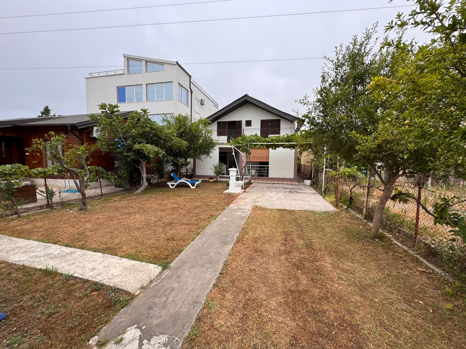 Stunning Ulcinj property: two-story modern home, lush garden, prime location&mdash;exclusive from immobilien.ekosphere.me by Ekosphere doo.