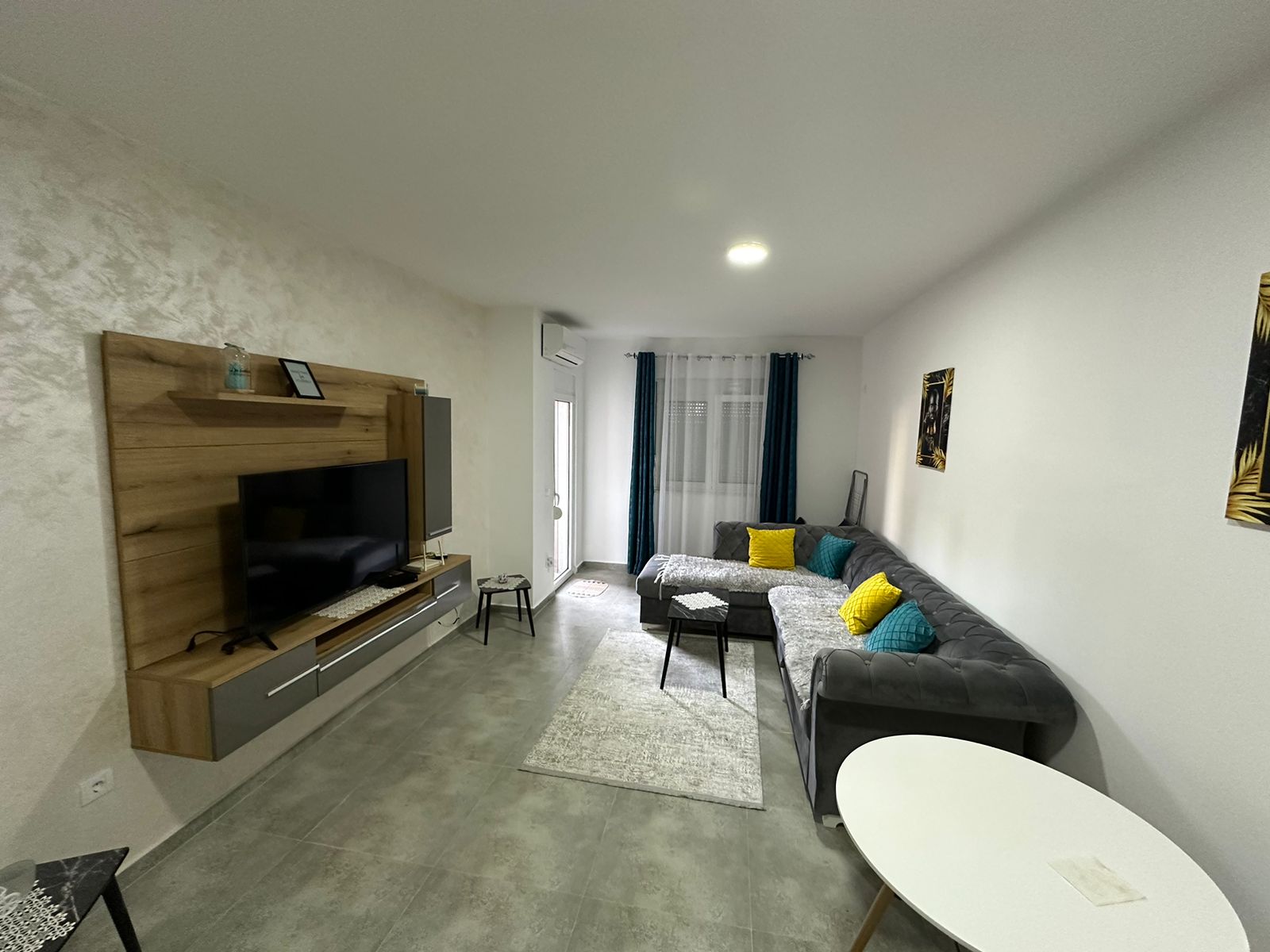 All Listings for Ulcinj: Discover this stylish Ulcinj modern living room with luxury finishes&mdash;ideal Montenegro real estate. Featured on immobilien.ekosphere.me by ekosphere doo.