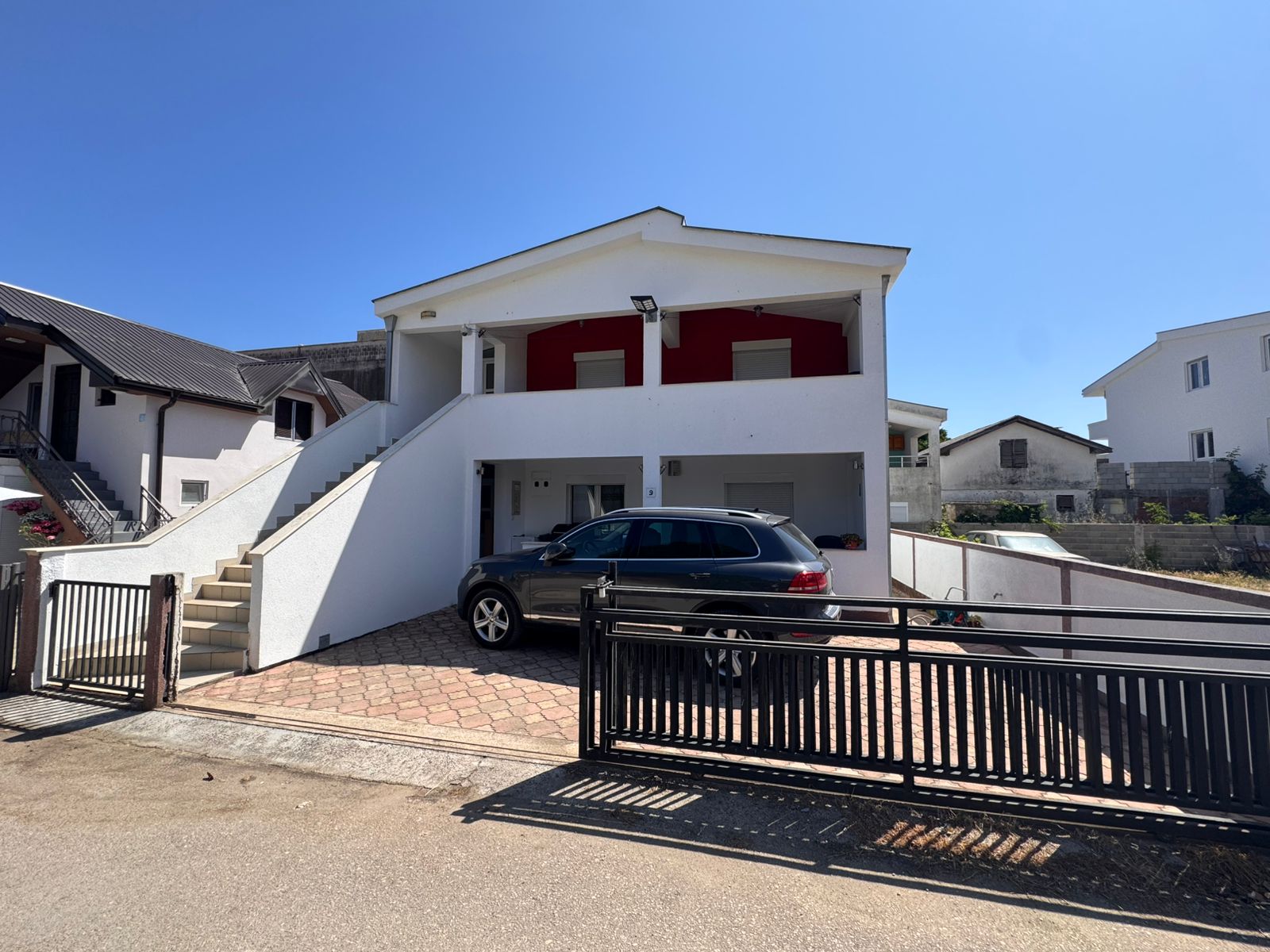 Stunning modern two-story home in Ulcinj, Montenegro&acirc;ideal investment. Listed by immobilien.ekosphere.me, a project of ekosphere doo.