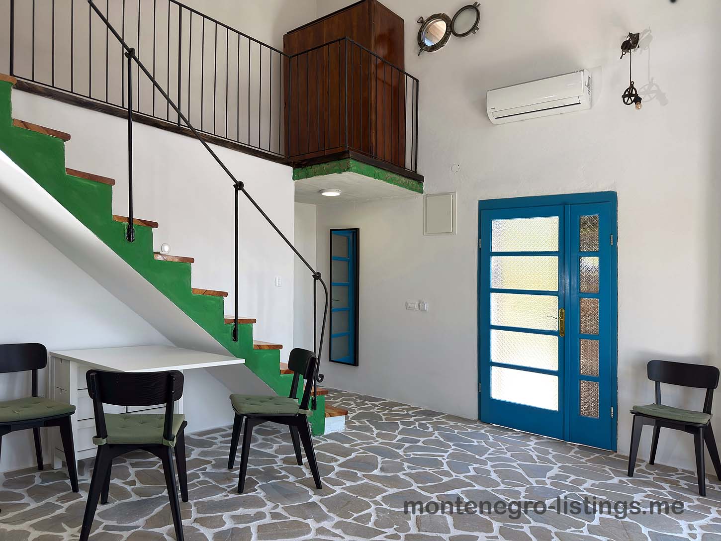 Stunning Ulcinj property: airy interior, modern green-white staircase, stone floors, loft, AC&mdash;listed by ekosphere doo on immobilien.ekosphere.me.