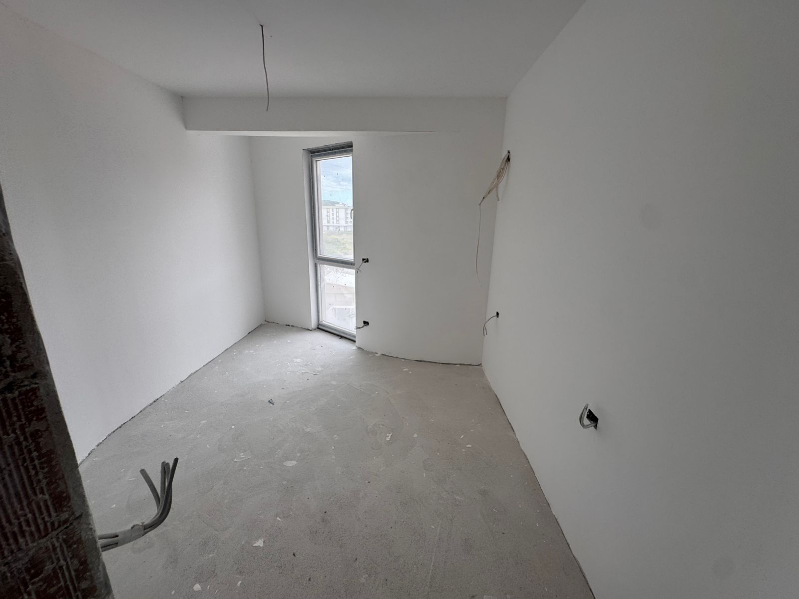 Spacious unfinished room in Ulcinj, Montenegro&mdash;prime investment on immobilien.ekosphere.me by ekosphere doo. City views & balcony.