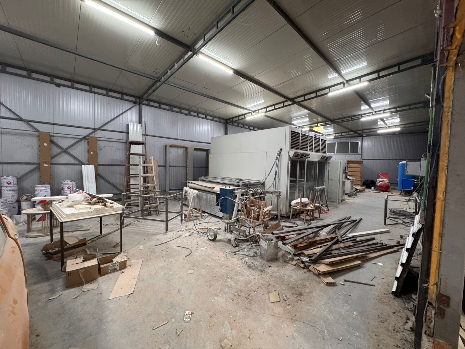 Spacious industrial workshop in Ulcinj, Montenegro with high ceilings, ample workspace, ideal for investment&mdash;on immobilien.ekosphere.me by ekosphere doo.